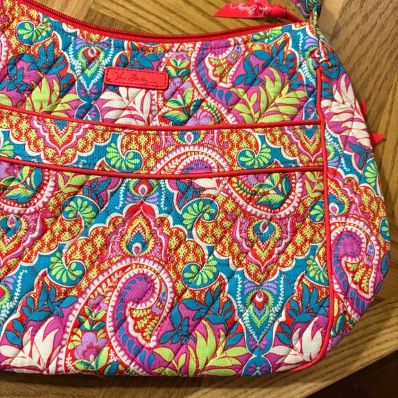 NWT Vera Bradley Carryall Crossbody in Paisley Paradise - Picture 2 of 3